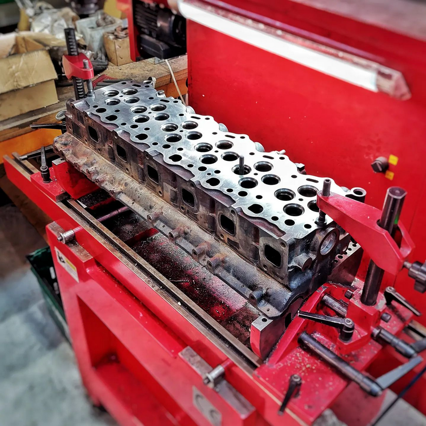 Toyota Landcruiser 1HD-FTE
Full head reconditioning including cutting valve seats in preparation for an engine overhaul.